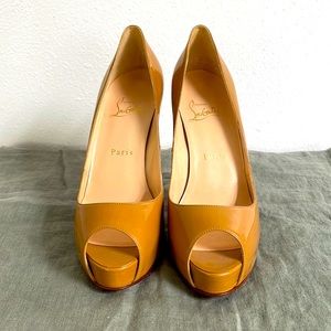 Christian Louboutin Beige Patent Leather Very Prive Peep Toe Pumps. Size 38